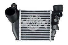 गैलरी व्यूवर में इमेज लोड करें, CSF 99-06 Volkswagen Golf 1.8L OEM Intercooler