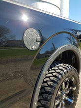 Laden Sie das Bild in den Galerie-Viewer, RBP RX-2 Locking Fuel Door 15-18 Ford F-150 (Except Flare Side) - Black