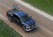 गैलरी व्यूवर में इमेज लोड करें, Roll-N-Lock 2022 Toyota Tundra (66.7in Bed Length) M-Series XT Retractable Tonneau Cover