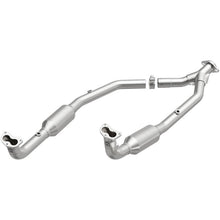 गैलरी व्यूवर में इमेज लोड करें, MagnaFlow Conv Direct Fit OEM 2003 Land Rover Discovery Underbody