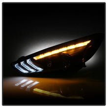 Charger l&#39;image dans la galerie, Spyder 15-18 Ford Focus Projector Headlights - Seq Turn Light Bar - Black PRO-YD-FF15-LBSEQ-BK