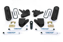 Laden Sie das Bild in den Galerie-Viewer, Fabtech 05-07 Ford F250 2WD V8 Gas 6in Basic System w/Perf. Shocks
