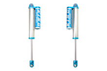 Cargar imagen en el visor de la galería, King Shocks 2016+ Nissan Titan XD Rear 2.5 Dia Piggyback Reservoir Shock (Pair)