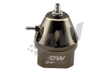 गैलरी व्यूवर में इमेज लोड करें, DeatschWerks DWR1000 Adjustable Fuel Pressure Regulator - Titanium
