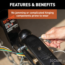 Carica l&#39;immagine nel visualizzatore di Gallery, Curt QuickPin No-Latch 2in Trailer Coupler (2in Channel, 3,500 lbs)
