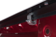 Charger l'image dans la galerie, Tonno Pro 19-22 Ford Ranger 5ft 1in Lo-Roll Tonneau Cover