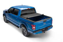 Laden Sie das Bild in den Galerie-Viewer, Lund 04-18 Ford F-150 (5.5ft. Bed) Genesis Elite Roll Up Tonneau Cover - Black