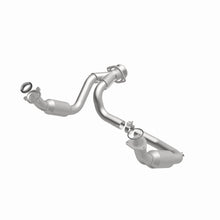 Carica l&#39;immagine nel visualizzatore di Gallery, MagnaFlow Conv DF 2007-2008 Cadillac Escalade 6.2L