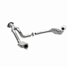 Laden Sie das Bild in den Galerie-Viewer, MagnaFlow Conv DF 07-08 Escalade 6.2 Driver Side OEM