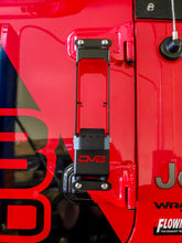 Load image into Gallery viewer, DV8 Offroad 2018+ Jeep JL/Gladiator Hinge Mounted Step