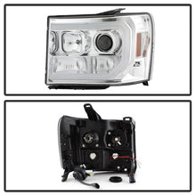 Charger l&#39;image dans la galerie, Spyder GMC Sierra 1500/2500/3500 07-13 V2 Projector Headlights - Chrome PRO-YD-GS07V2-LBDRL-C