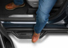 Carica l&#39;immagine nel visualizzatore di Gallery, N-Fab Podium LG 2019 Chevy/GMC 1500 Crew Cab - Cab Length - Tex. Black - 3in