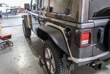 Load image into Gallery viewer, DV8 Offroad 2018+ Jeep Wrangler JL Wide Flat Fenders (Set of 4)