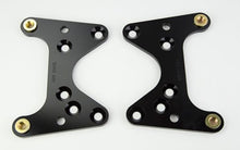 Laden Sie das Bild in den Galerie-Viewer, Wilwood Brackets (2) - Front Drag - MD Pinto 71-78