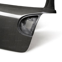 गैलरी व्यूवर में इमेज लोड करें, Seibon 06-09 Volkswagegn Golf GTI OEM Carbon Fiber Trunk Lid