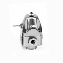 गैलरी व्यूवर में इमेज लोड करें, DeatschWerks DWR1000c Adjustable Fuel Pressure Regulator Dual 6AN Inlet and 6AN Outlet - Titanium