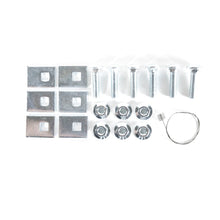 Load image into Gallery viewer, Curt 92-00 Chevrolet Suburban 1500/2500 Class 3 Trailer Hitch w/2in Receiver