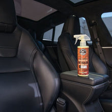 Laden Sie das Bild in den Galerie-Viewer, Chemical Guys Leather Quick Detailer Care Spray - Matte Finish - 16oz - Single