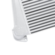 गैलरी व्यूवर में इमेज लोड करें, Mishimoto 08-14 Subaru WRX Top-Mount Intercooler Kit - Powder Coated Silver &amp; Black Hoses