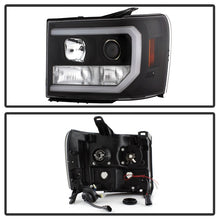Charger l&#39;image dans la galerie, Spyder GMC Sierra 1500/2500/3500 07-13 V2 Projector Headlights- Black PRO-YD-GS07V2-LBDRL-BK