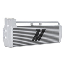 गैलरी व्यूवर में इमेज लोड करें, Mishimoto 06-10 BMW E60 M5 Oil Cooler