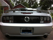 Cargar imagen en el visor de la galería, Spyder Ford Mustang 05-09 LED Tail Lights Black ALT-YD-FM05-LED-BK