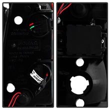 Laden Sie das Bild in den Galerie-Viewer, Spyder Chevy Suburban/Tahoe 1500/2500 00-06 LED Tail Lights Red Clear ALT-YD-CD00-LED-RC