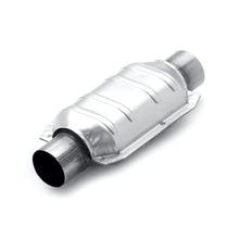 Carica l&#39;immagine nel visualizzatore di Gallery, MagnaFlow Conv Univ 2.5inch OBDII Rear