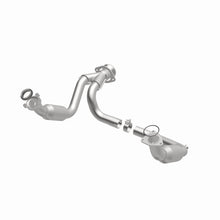 Carica l&#39;immagine nel visualizzatore di Gallery, MagnaFlow Conv DF 2007-2008 Cadillac Escalade 6.2L