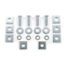 Cargar imagen en el visor de la galería, Curt 89-98 Chevrolet Tracker Class 1 Trailer Hitch w/1-1/4in Ball Mount