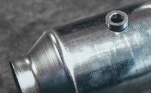 Carica l&#39;immagine nel visualizzatore di Gallery, MagnaFlow Conv Univ 2.50inch Inlet