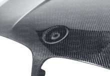 गैलरी व्यूवर में इमेज लोड करें, Seibon 07-10 BMW X5/X6 (E70/E71) TH-Style Carbon Fiber Hood