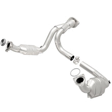 Laden Sie das Bild in den Galerie-Viewer, MagnaFlow Conv DF 07-08 Escalade 6.2 Driver Side OEM