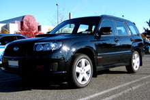 Charger l'image dans la galerie, Rally Armor 2003-2008 Subaru Forester UR Black Mud Flap w/ Red Logo