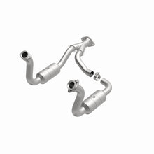 Laden Sie das Bild in den Galerie-Viewer, Magnaflow Conv DF 08-10 Ford F-250/F-250 SD/F-350/F-350 SD 5.4L/6.8L / F-450 SD 6.8L Y-Pipe Assembly