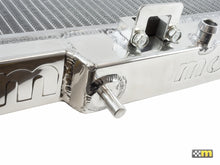 गैलरी व्यूवर में इमेज लोड करें, mountune 14-19 Ford Fiesta ST Triple Pass Radiator Upgrade