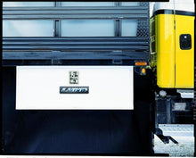 Laden Sie das Bild in den Galerie-Viewer, Lund Universal Steel Underbody Box - White