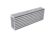 गैलरी व्यूवर में इमेज लोड करें, Garrett Air / Air Intercooler CAC (18.00in x 6.40in x 3.00in) - 310 HP