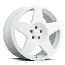 Carica l&#39;immagine nel visualizzatore di Gallery, fifteen52 Tarmac 18x8.5 5x114.3 30mm ET 73.1mm Center Bore Rally White Wheel