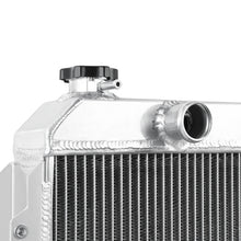 Laden Sie das Bild in den Galerie-Viewer, Mishimoto 00-06 Toyota Tundra 4.7L Performance Aluminum Radiator (Automatic Only)