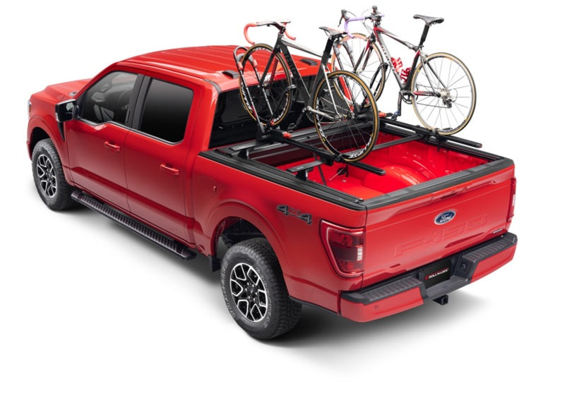 Roll-N-Lock 19-22 RAM 1500 (w/o Swing Gate - 67.4in. Bed) E-Series XT Retractable Tonneau Cover - 2to4wheels