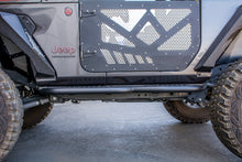 Load image into Gallery viewer, DV8 Offroad 2018+ Jeep JL 2 Door Tubular Rock Slider Step