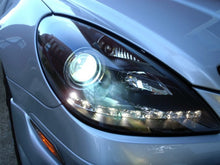 Laden Sie das Bild in den Galerie-Viewer, Spyder Mercedes Benz SLK 05-10 Projector Xenon/HID Model- DRL Blk PRO-YD-MBSLK05-HID-DRL-BK