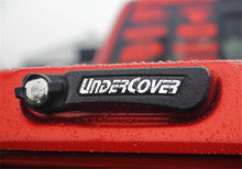 Cargar imagen en el visor de la galería, UnderCover 19-20 Ram 1500 (w/o Rambox) 5.7ft Elite LX Bed Cover - Granite Chrystal