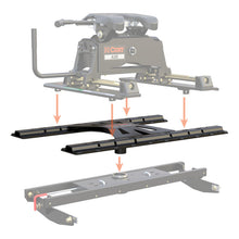 Carica l&#39;immagine nel visualizzatore di Gallery, Curt X5 Gooseneck-to-5th-Wheel Adapter Plate for Double Lock EZr