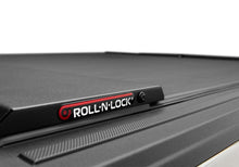 गैलरी व्यूवर में इमेज लोड करें, Roll-N-Lock 21-22 Ford F150 (w/o OE Cargo Tracks - 97.6in. Bed) M-Series Retractable Tonneau Cover