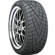 गैलरी व्यूवर में इमेज लोड करें, Toyo Proxes R1R Tire - 255/40ZR17 94W