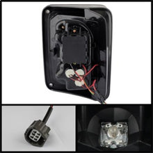 Charger l&#39;image dans la galerie, Spyder Jeep Wrangler 07-15 LED Tail Lights Black ALT-YD-JWA07-LED-BK