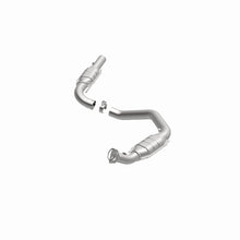 Carica l&#39;immagine nel visualizzatore di Gallery, MagnaFlow Conv DF 07-08 Express 2500 4.8L Driver Side
