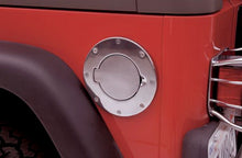 Cargar imagen en el visor de la galería, Rampage 1997-2006 Jeep Wrangler(TJ) Billet Style Gas Cover - Polished